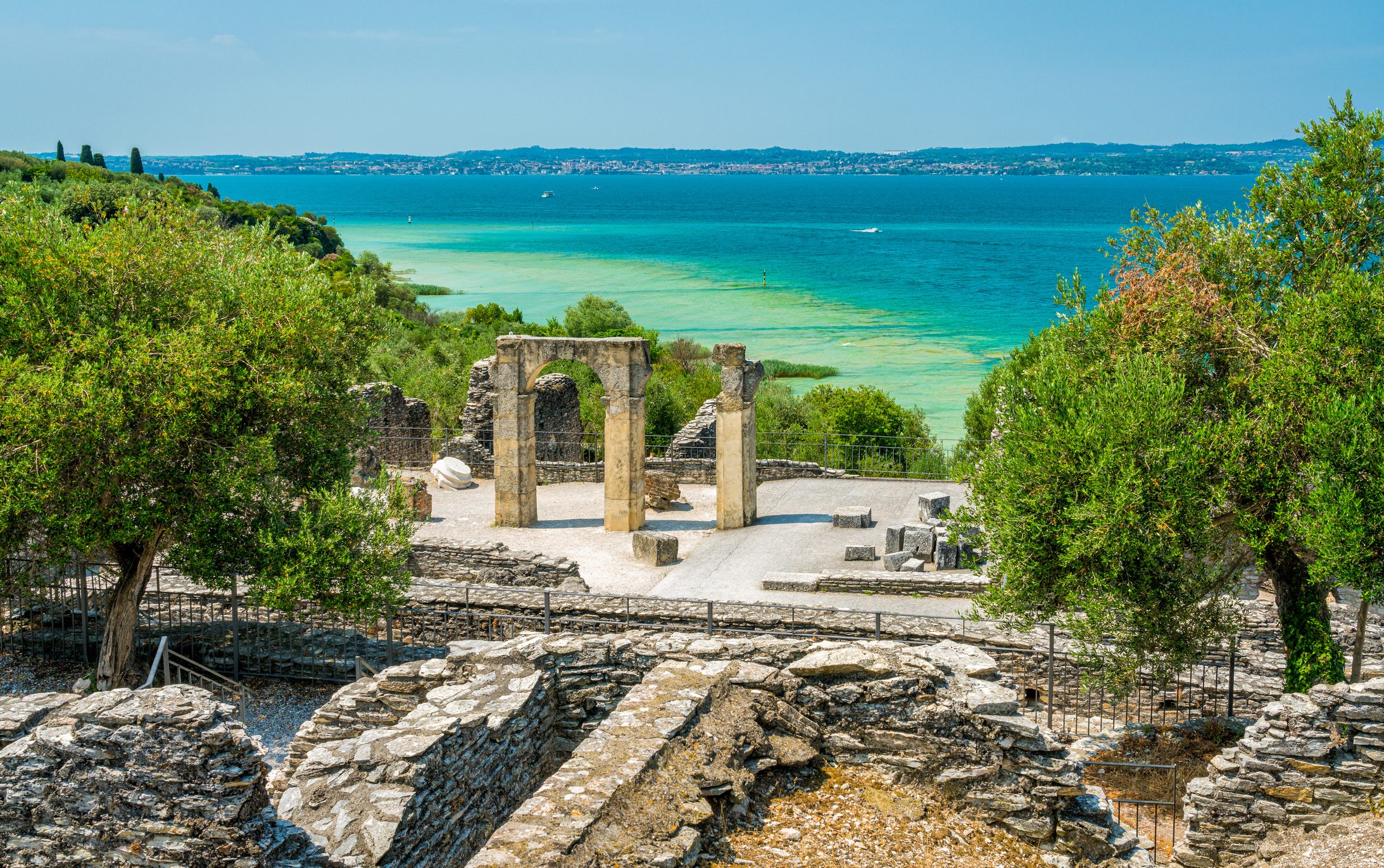 Scopri di più sull'articolo Come trovare le terme libere di Sirmione, sul Lago di Garda