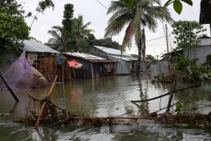 Scopri di più sull'articolo In India il ciclone Remal è stato il più veloce della storia a formarsi: morte 38 persone