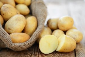 Scopri di più sull'articolo Come fare dei timbri con le patate germogliate