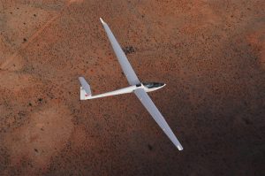 Scopri di più sull'articolo Il Politecnico di Torino ha realizzato il primo drone a energia solare: a cosa servirà