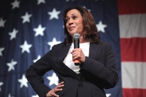 Scopri di più sull'articolo Qual è la posizione di Kamala Harris sul clima: come cambiano le strategie sull’ambiente dopo l’addio di Biden