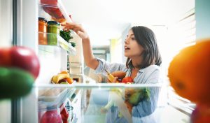 Scopri di più sull'articolo Come organizzare il frigo e il freezer in vista delle vacanze: 5 consigli che funzionano