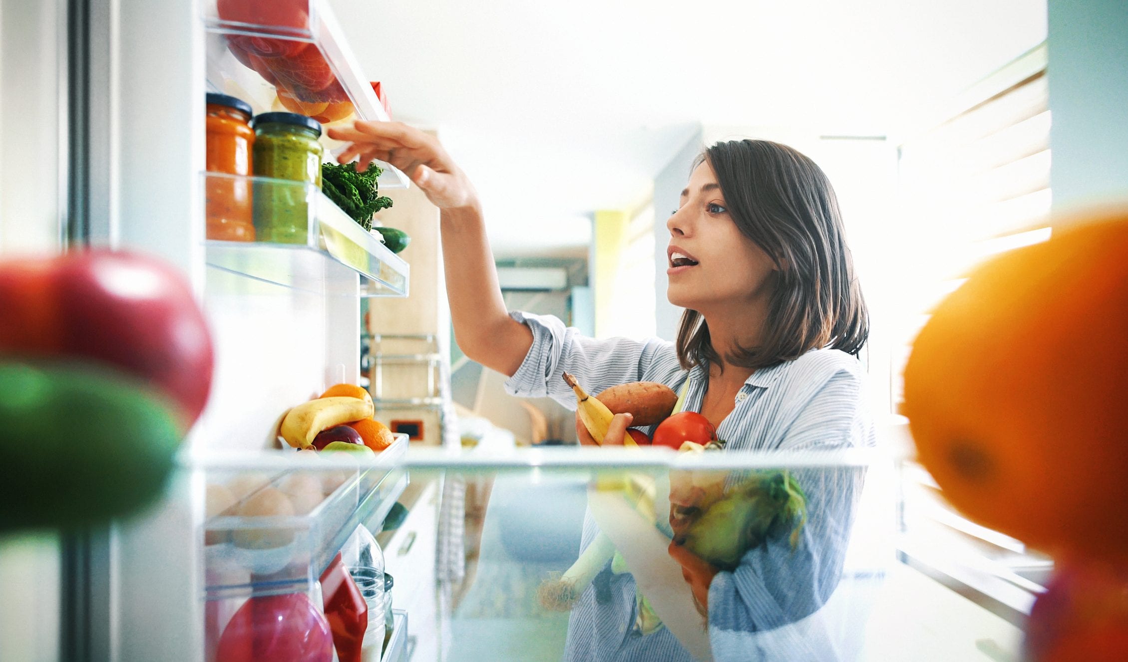 Scopri di più sull'articolo Come organizzare il frigo e il freezer in vista delle vacanze: 5 consigli che funzionano
