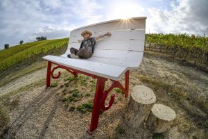 Scopri di più sull'articolo Big Bench: dove si trovano le panchine giganti in Italia