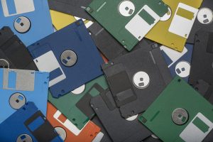 Scopri di più sull'articolo 10 idee di riciclo creativo per i vecchi floppy disk degli anni 90