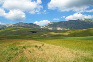 Scopri di più sull'articolo Ecovillaggi di Marche e Umbria per ritagliarsi una pausa della vita moderna