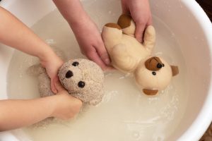 Scopri di più sull'articolo Dai mozziconi di sigaretta ai peluche: il riciclo che non ti aspetti