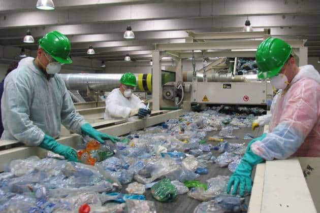 Scopri di più sull'articolo Plastica, da rifiuto a risorsa. Nel 2023 raccolti in Campania 25,4 kg pro capite, sopra la media nazionale