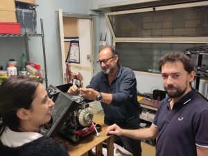 Scopri di più sull'articolo Come e perché diventare volontari dei Repair Café: i luoghi che insegnano a riparare invece che sostituire