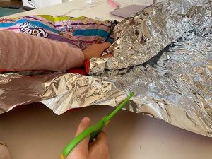 Scopri di più sull'articolo Come riutilizzare la carta delle uova di Pasqua: idee semplici e creative per riciclarla