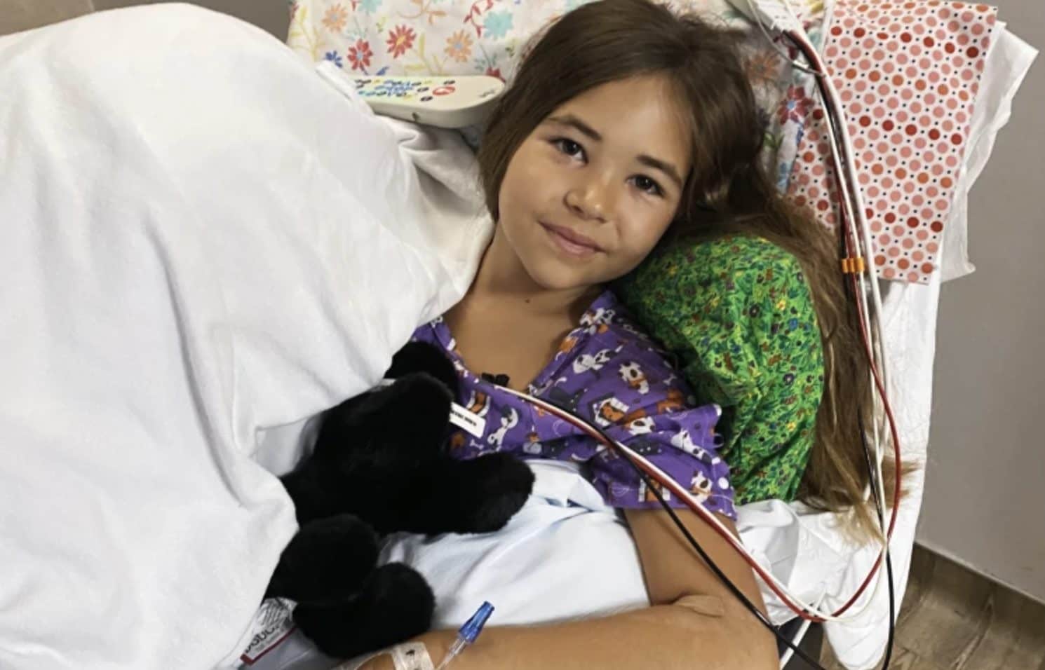 Scopri di più sull'articolo Bimba di 9 anni aggredita da squalo: “Mi ha morso e ha cercato di trascinarmi via”