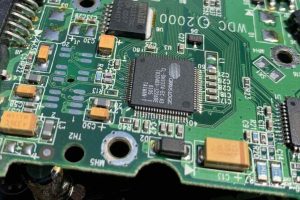 Scopri di più sull'articolo Trasformare i rifiuti in tesori: così il forno a microonde sta per rivoluzionare il riciclaggio dei RAEE