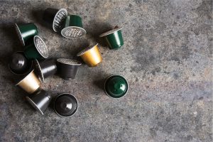 Scopri di più sull'articolo Capsule di caffè, non potrai più buttarle nell’indifferenziato: ecco da quando e cosa cambia con le nuove regole Ue
