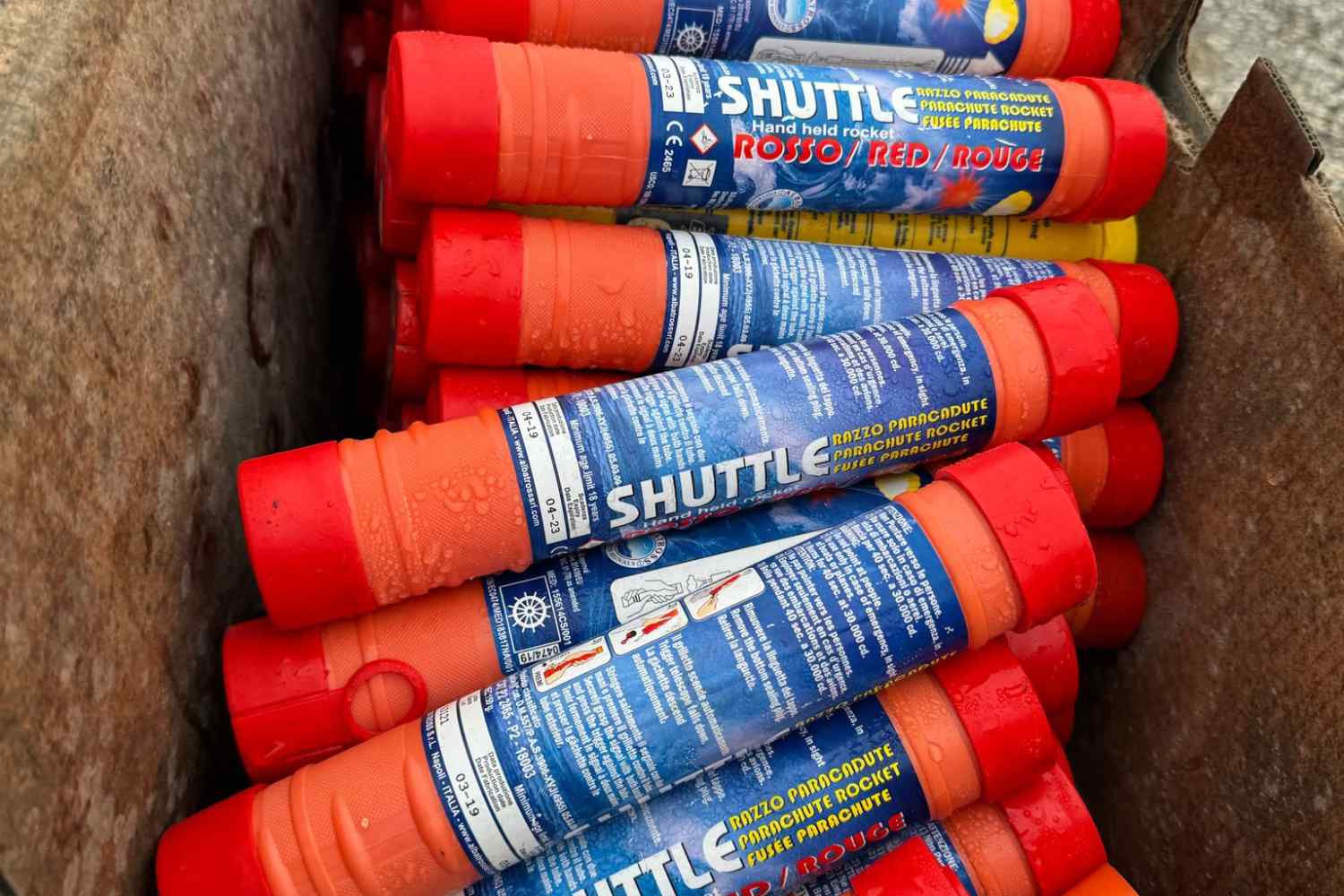 Scopri di più sull'articolo Non solo fuochi d’artificio, chi e come si smaltiscono i rifiuti pirotecnici?